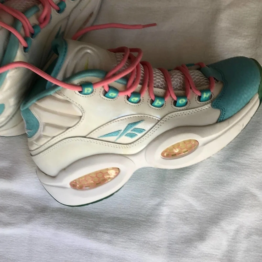 Girls green and pink lace Reebok Basketball shoe. - Picture 4 of 12